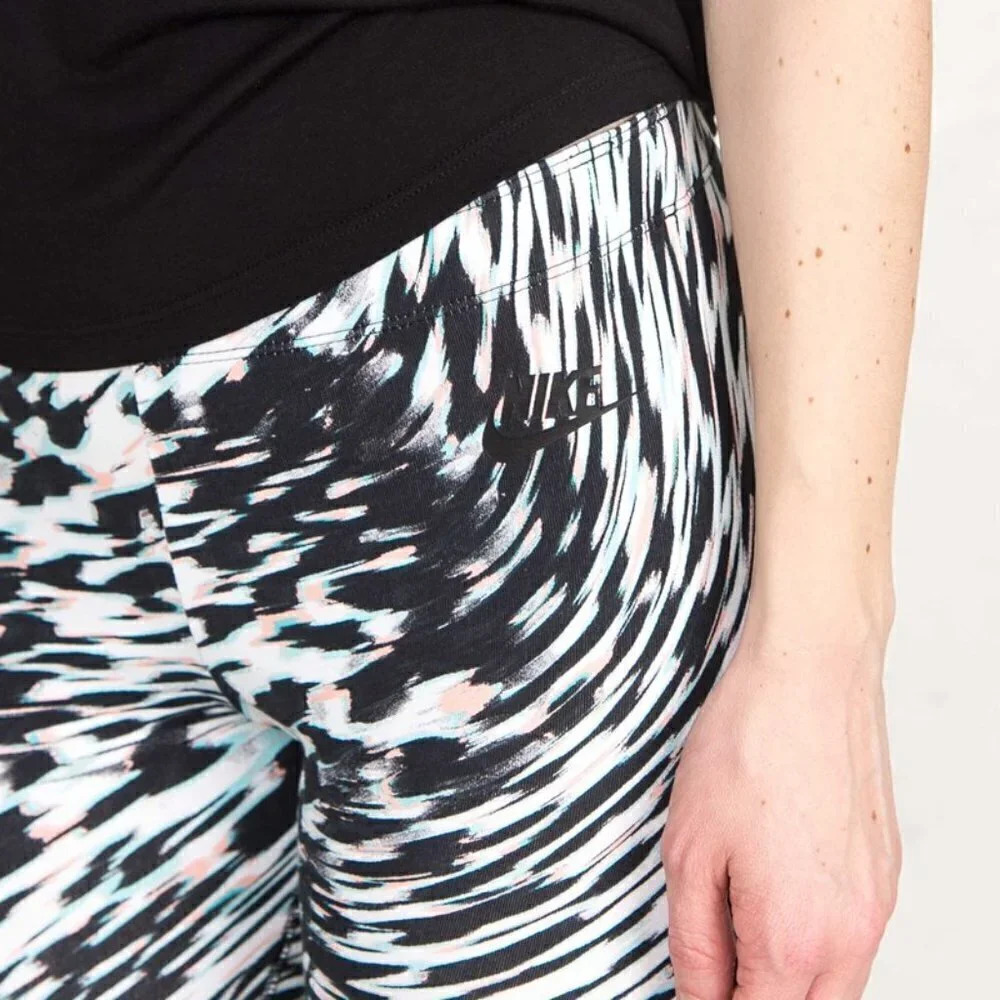 Nike Leg-A-See Windblur Leggings - Picture 4 of 12
